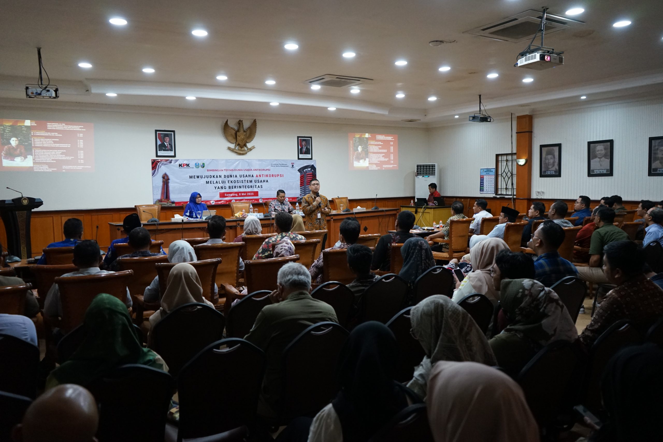 KPK hadir sebagai Narasumber pada Bimtek Dunia Usaha Antikorupsi di lingkungan Pemerintah Kabupaten Sampang
